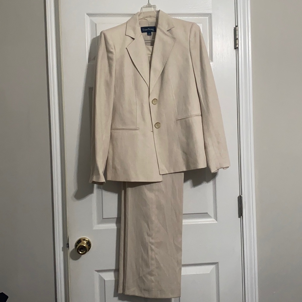 Ladies pant Suit. Brunch. Church. Dinner. Office. Etc.
